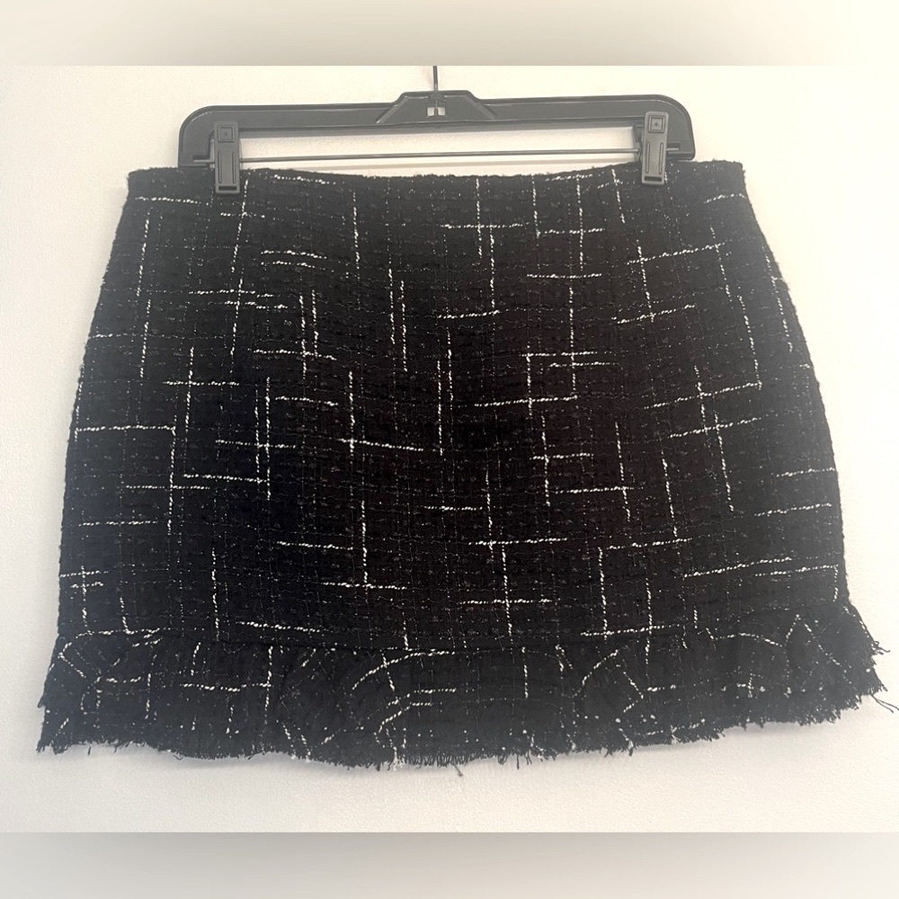 Mango tweet mini skirt size L. Very Chanel style 🔥🔥🔥
